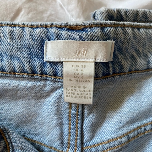 H&M Light Wash Denim Jeans - Picture 5 of 10